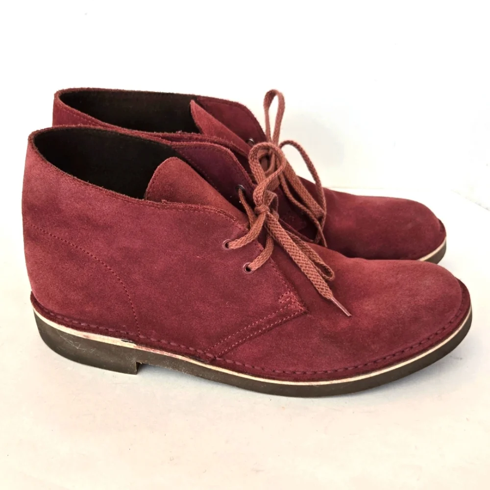Clarks suede leather burgundy chukka boots